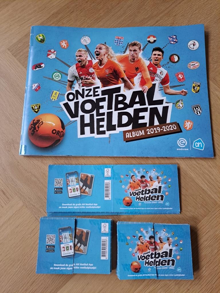 Onze voetbalhelden, album 2019-2020 + 266 plaatjes 2020-2021, Verzamelen, Supermarktacties, Albert Heijn, Ophalen of Verzenden