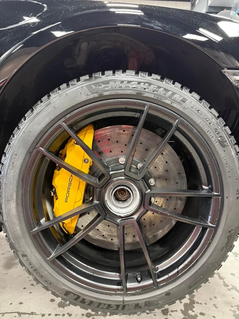 Porsche 911 992 turbo S velgen met z.g.a.n. spikes banden, Auto-onderdelen, Banden en Velgen, Ophalen, Gebruikt, Banden en Velgen