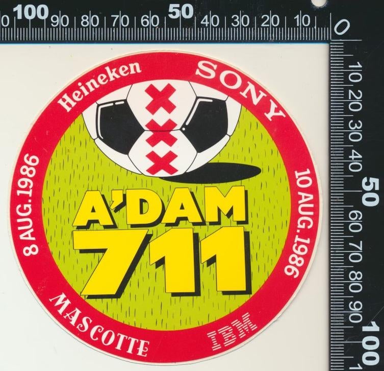 Sticker: 711 - Int. Voetbaltournooi Amsterdam 1986 - Ajax, Verzamelen, Ophalen of Verzenden, Zo goed als nieuw, Sport