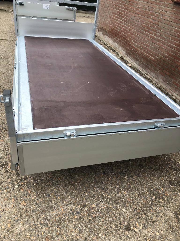 NIEUWE SYMA PLATEAUWAGENS ONGEREMD 3.10.M X 1.56.M-AKTIE, Auto diversen, Aanhangers en Bagagewagens, Ophalen, Nieuw