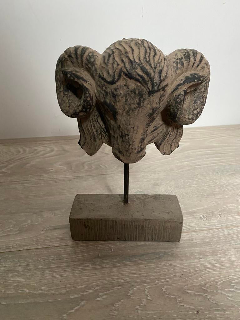 Beeldje ram/kop van een ram op standaard, Ophalen