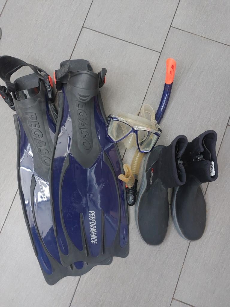 Pegaso snorkelset met zwemvliezen/schoenen mt 45, Watersport en Boten, Geen board, Ophalen of Verzenden, Zo goed als nieuw, 10 m²