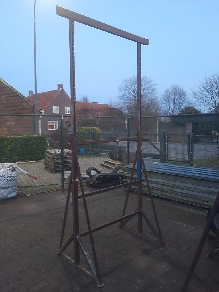 2 stuks Draaibok ,steigerbok, Doe-het-zelf en Verbouw, Steigers, Ophalen, Overige typen, Minder dan 2 meter
