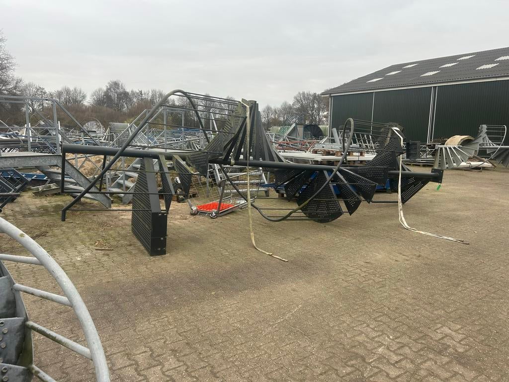 Wenteltrap met tussenplateau - 6.40m, Ophalen of Verzenden, Gebruikt, Trap, 4 meter of meer