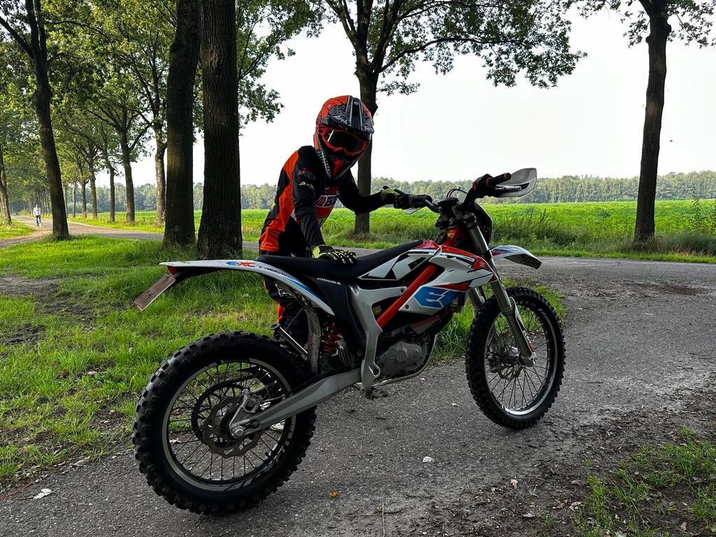 KTM E-SM Supermoto met extra banden en complete uitrusting, Fietsen en Brommers, Ophalen, Gebruikt, Overige merken