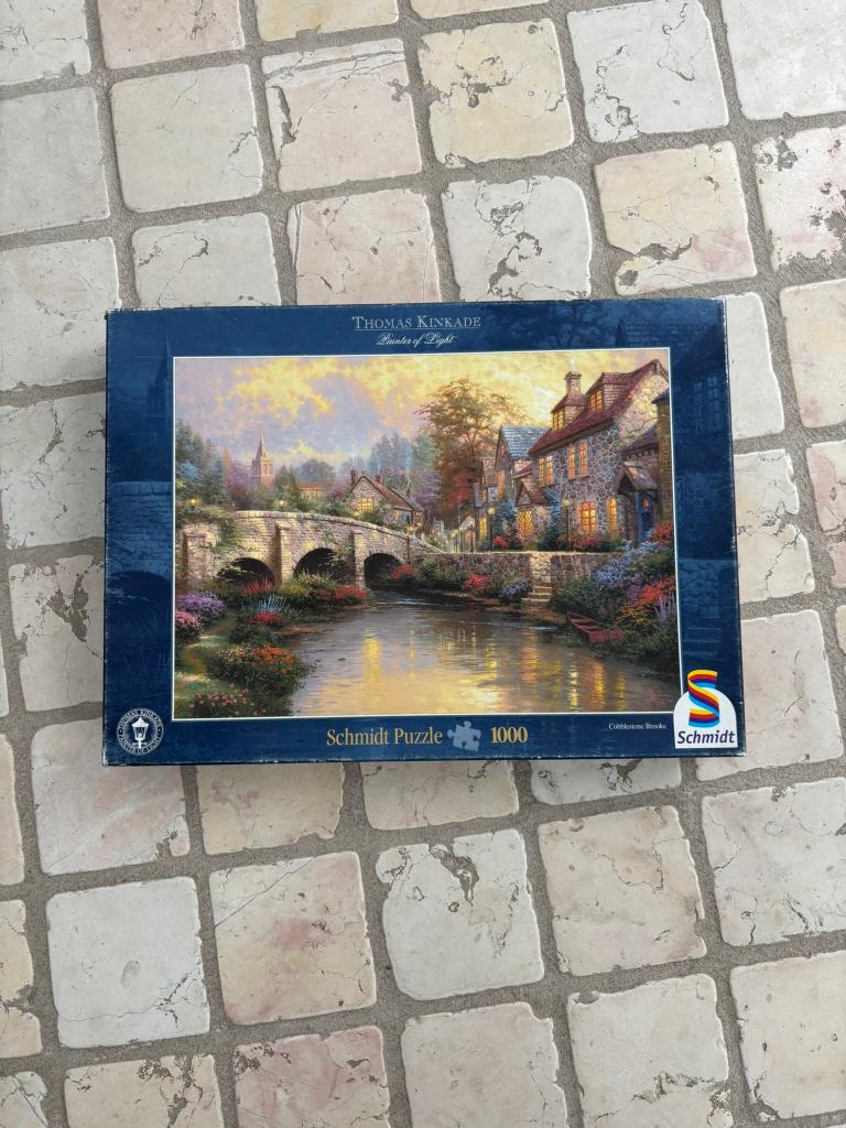 Thomas kinkade schmidt puzzel 1000 st cobblestone brooke!, Ophalen of Verzenden, 500 t/m 1500 stukjes, Zo goed als nieuw, Legpuzzel