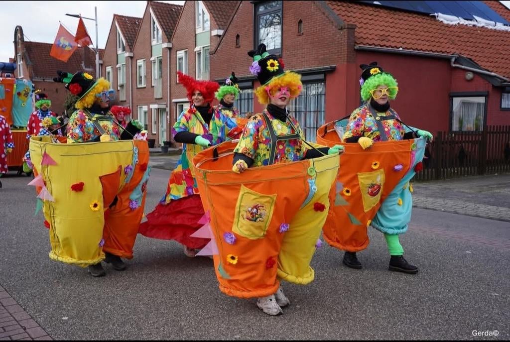 Lolbroeken Loopgroep - 21 personen, Hobby en Vrije tijd, Feestartikelen, Ophalen of Verzenden, Zo goed als nieuw, Carnaval