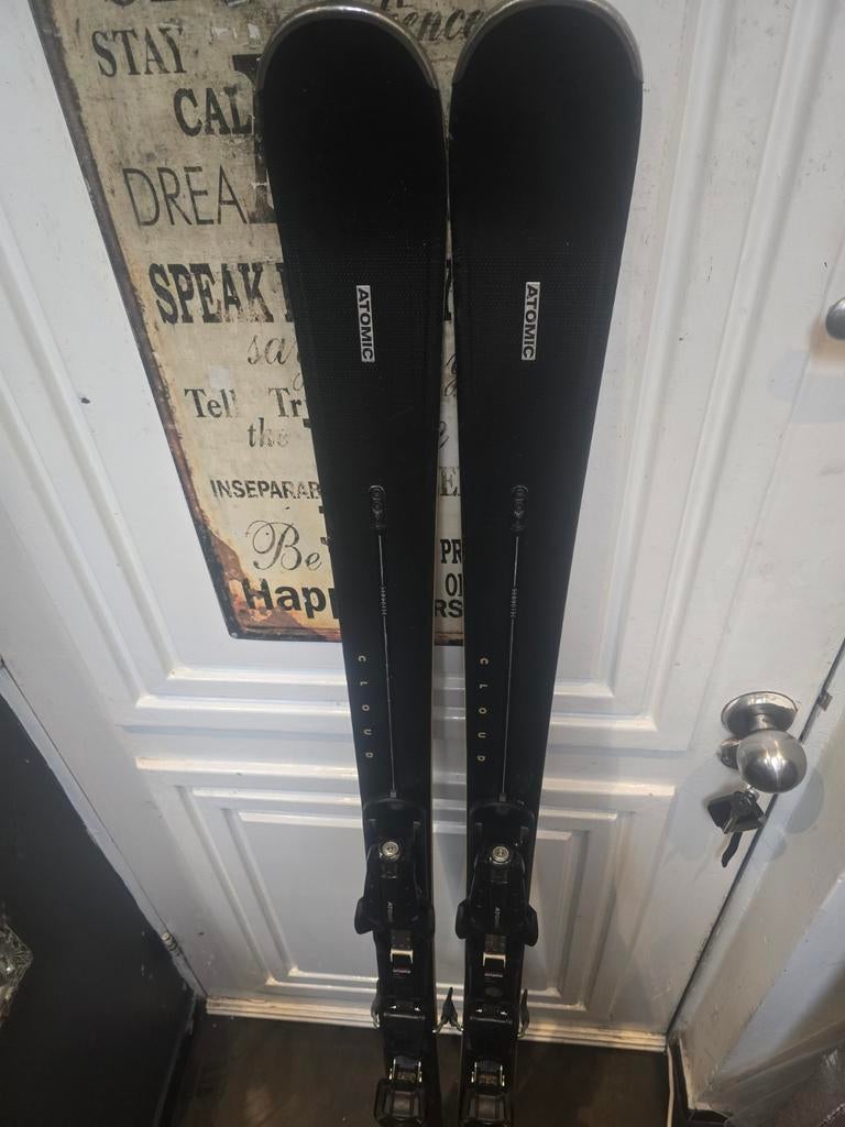 161cm ATOMIC CLOUD C12 SERVOTEC DAMES CARVE SKIS, 160 tot 180 cm, Ophalen of Verzenden, Zo goed als nieuw, Carve