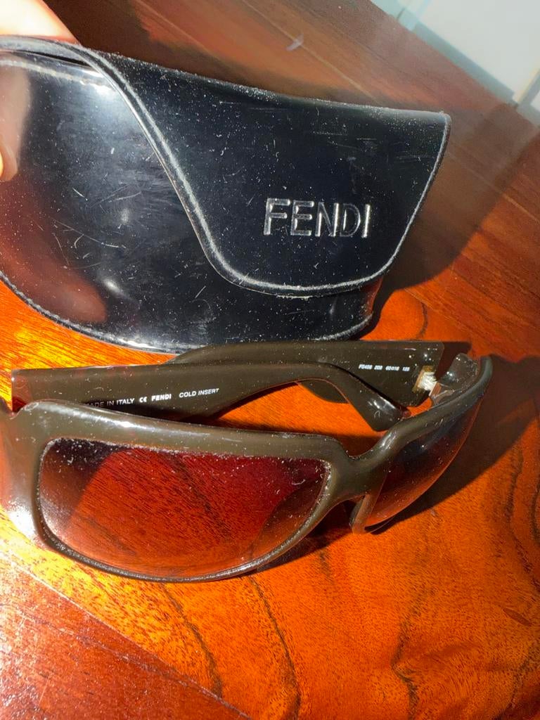 Fendi Zonnebril, Sieraden, Tassen en Uiterlijk, Zonnebrillen en Brillen | Dames, Gebruikt, Zonnebril, Zwart, Ophalen of Verzenden
