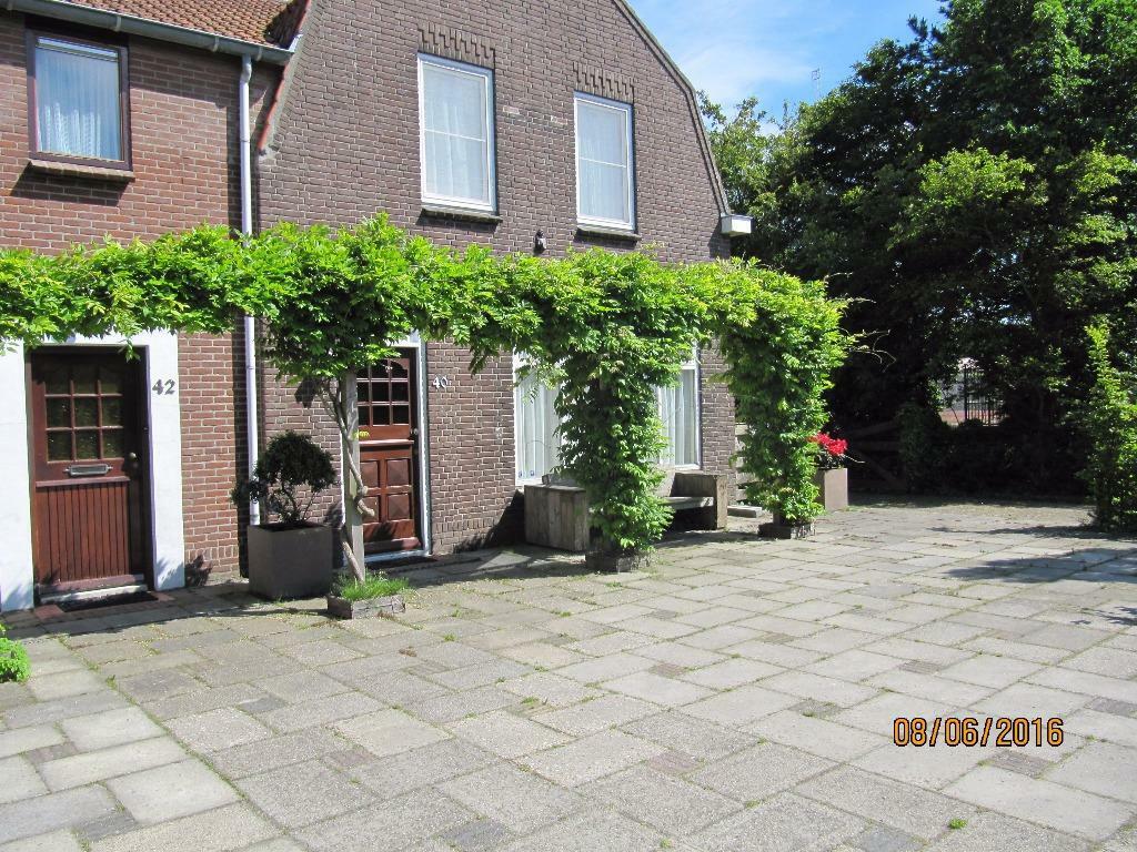 Vakantiewoning in Vrouwenpolder op 200 m. van zee en strand., 8 personen, 4 of meer slaapkamers, Aan zee, Zeeland