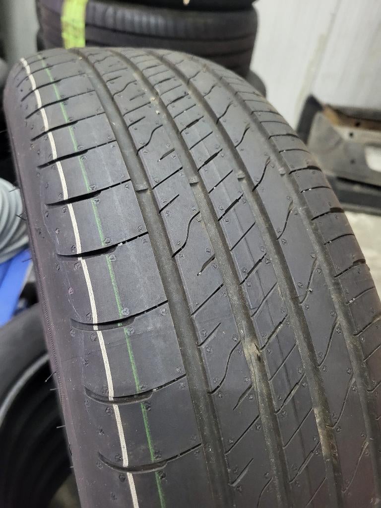 4 x 215/60/17 Goodyear Efficientgrip2 NIEUW 400,- ALL IN !, 215 mm, Goodyear, Nieuw, 17 inch