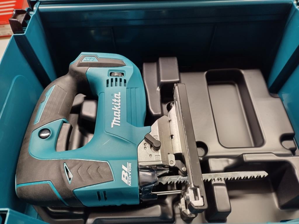 Decoupeerzaag te koop body Makita DJV182ZJ in m box, Ophalen of Verzenden, Nieuw