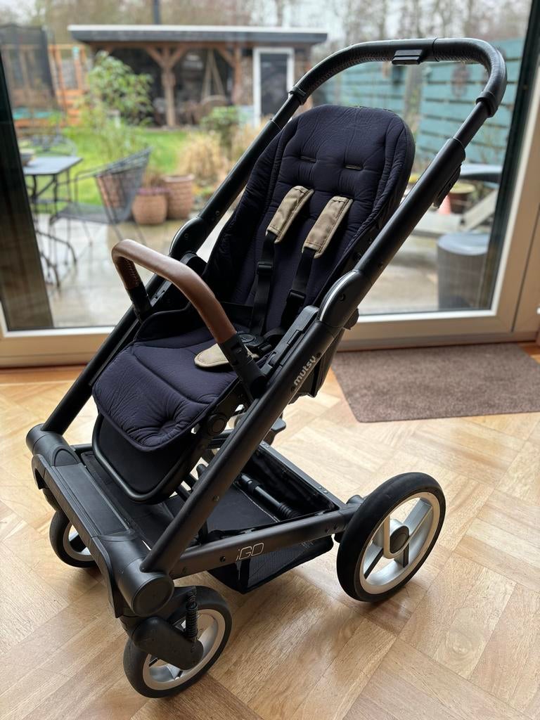Mutsy iGo Urban Nomad, Zo goed als nieuw, Mutsy, Verstelbare duwstang, Ophalen