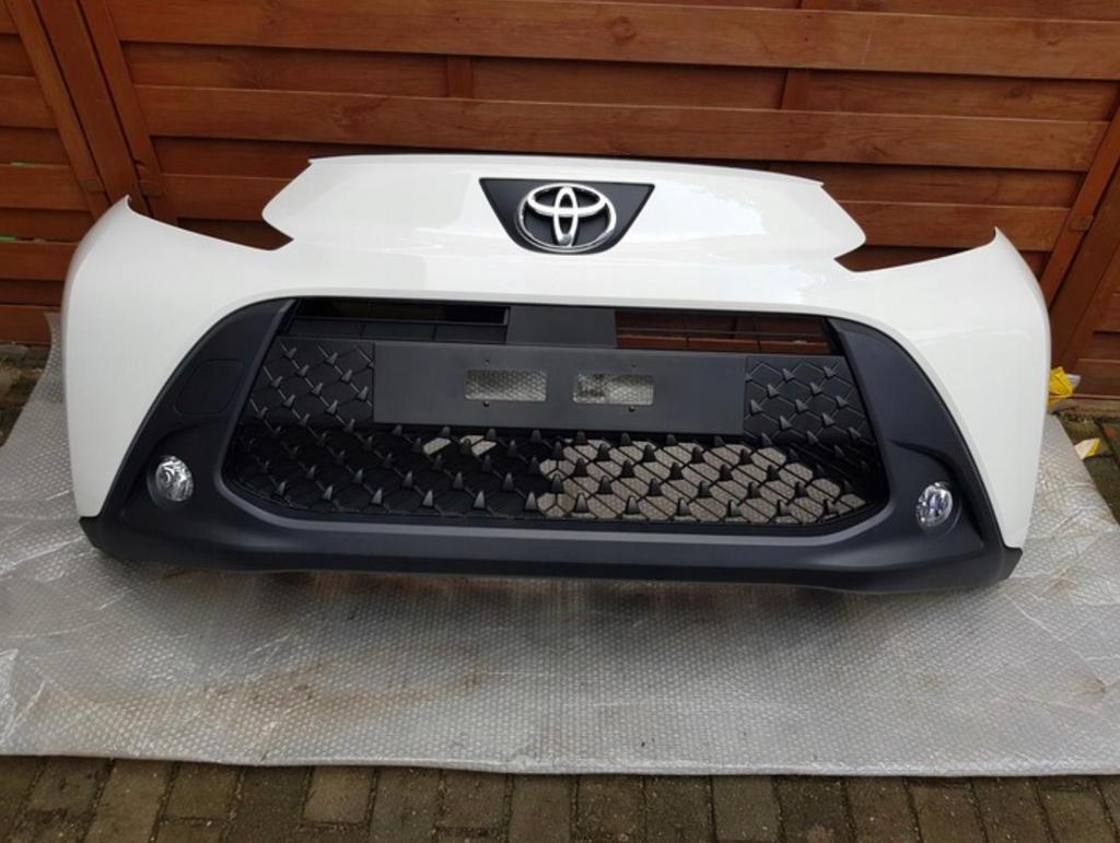 Toyota Aygo X voorbumper schadevrij., Ophalen, Toyota, Bumper