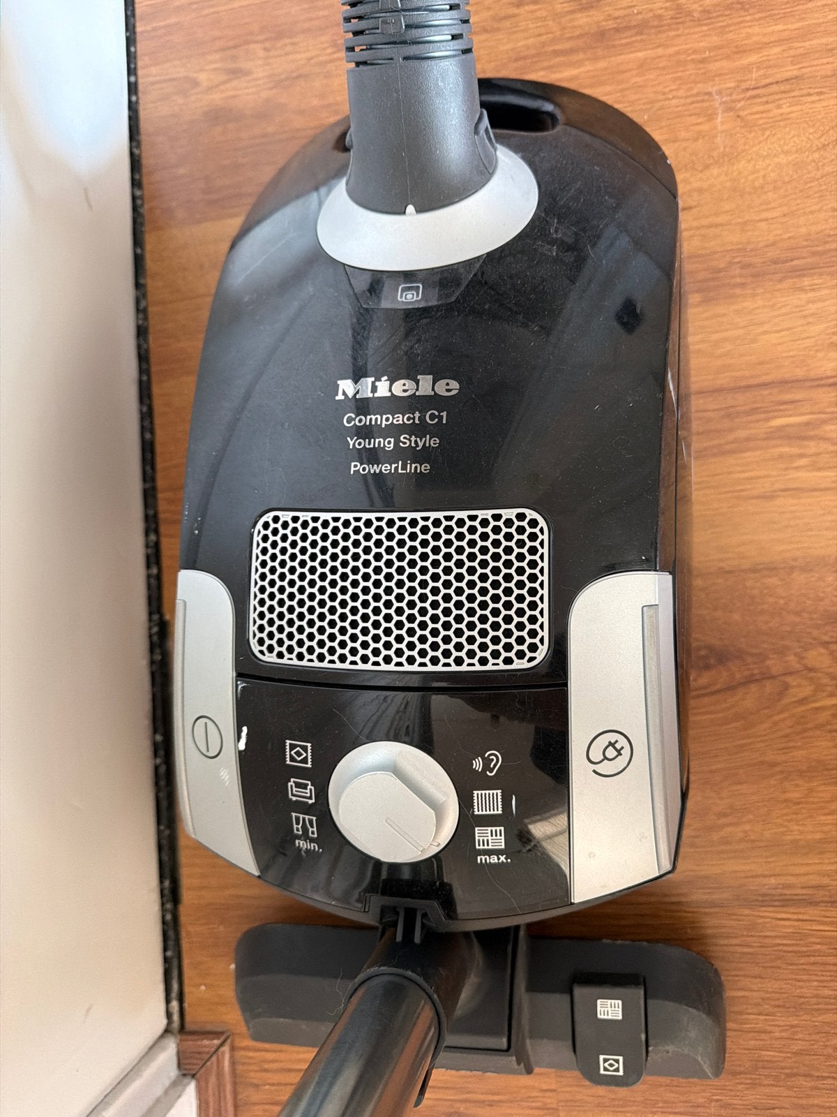 Miele Compact C1 Young Style PowerLine stofzuiger, Stofzak, Inclusief accessoires, Gebruikt, Ophalen of Verzenden