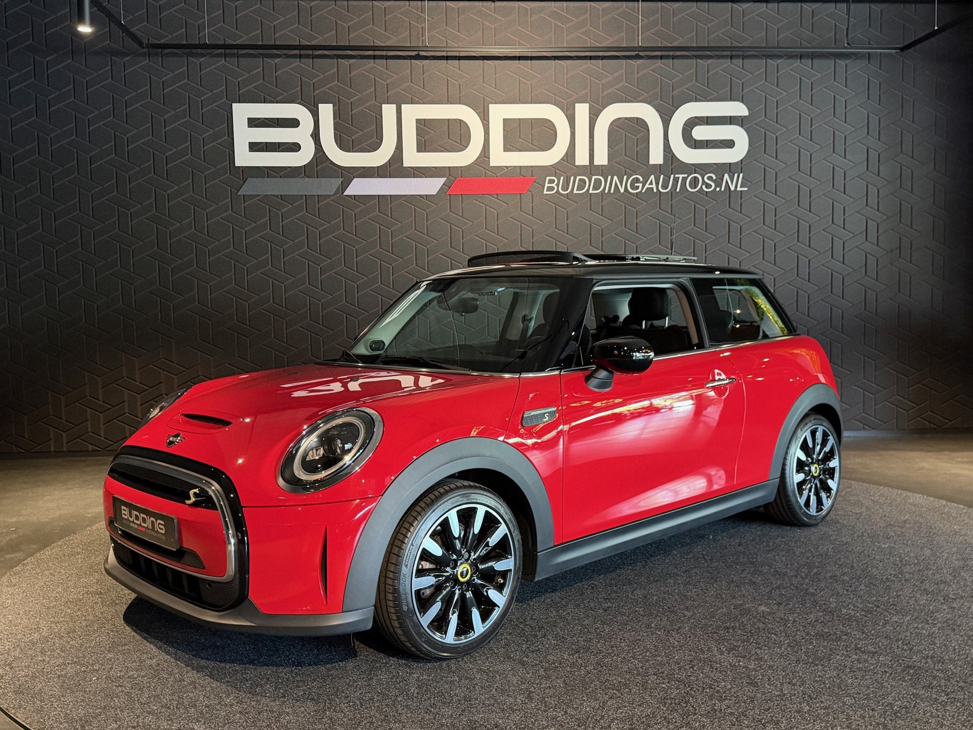 MINI Electric Camden Plus Edition 33 kWh | Pano | Comfort pa, Auto's, 4 stoelen, 184 pk, Te koop, 30 min