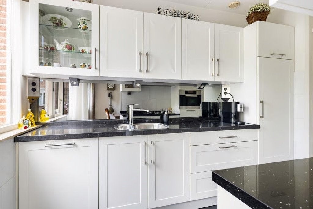 Keuken in Zeist, Ophalen, Gebruikt, Wit, Graniet of Steen