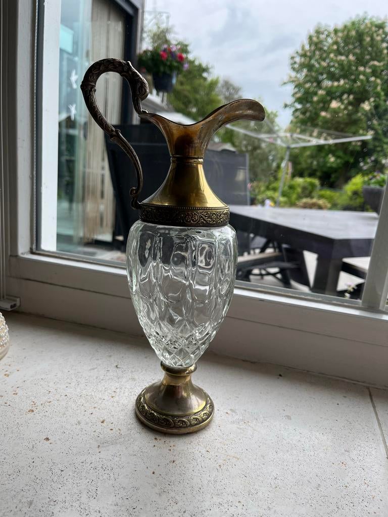 Antieke glazen kan met messing details, Ophalen of Verzenden
