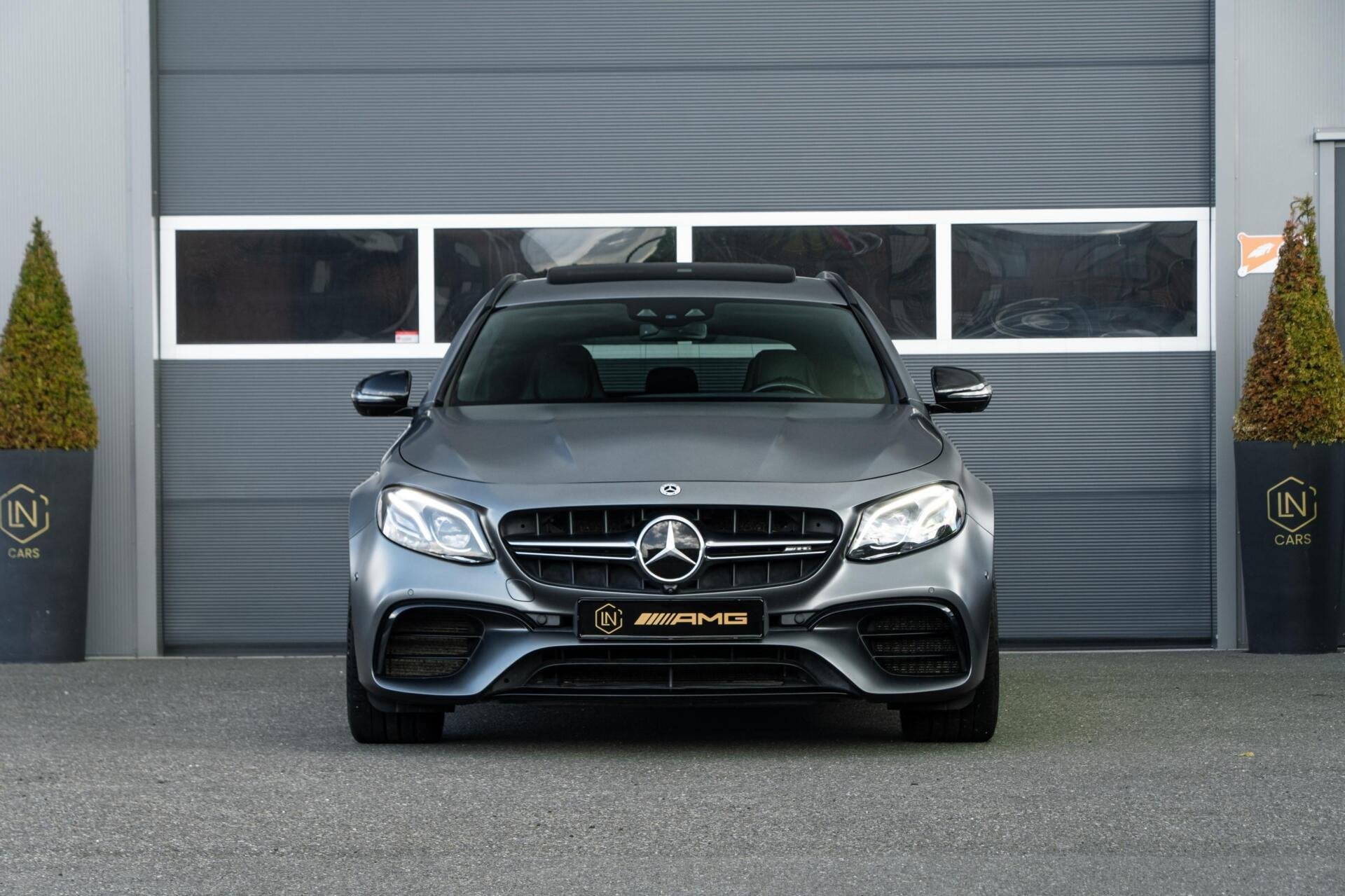 Mercedes E-klasse Estate AMG 63 4MATIC+ | HUD | DAB | IWC, Automaat, Dealer onderhouden, Gebruikt, Met garantie (alle)