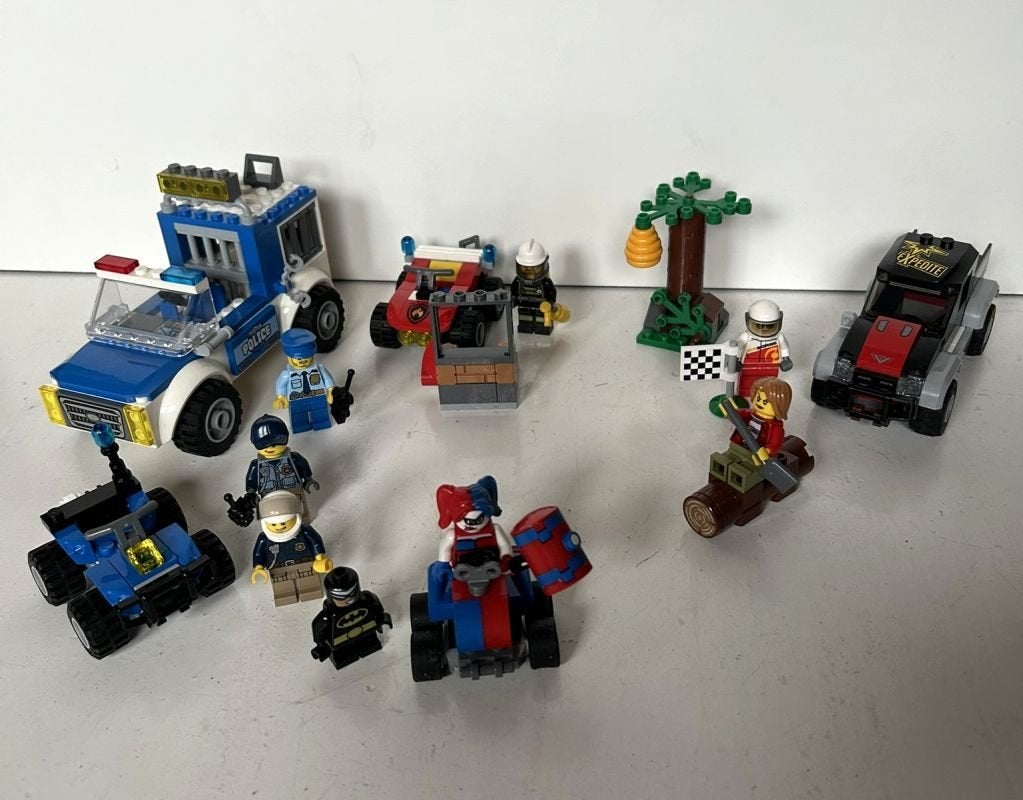 Lego lot met verschillende set - 8 Figuurtjes + voertuigen, Lego, Ophalen of Verzenden, Losse stenen, Inclusief minifiguren