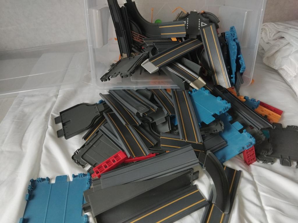 Matchbox garage met verschillende banen, Kinderen en Baby's, Speelgoed | Racebanen, Overige merken, Zelf te bouwen, Ophalen of Verzenden