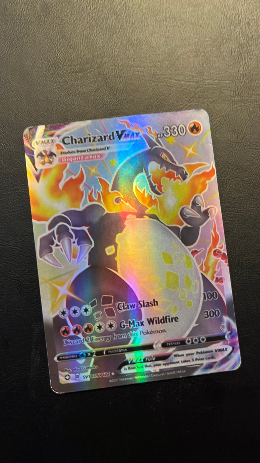 Pokemon kaart Charizard VMAX, Hobby en Vrije tijd, Ophalen of Verzenden, Zo goed als nieuw, Losse kaart, Foil