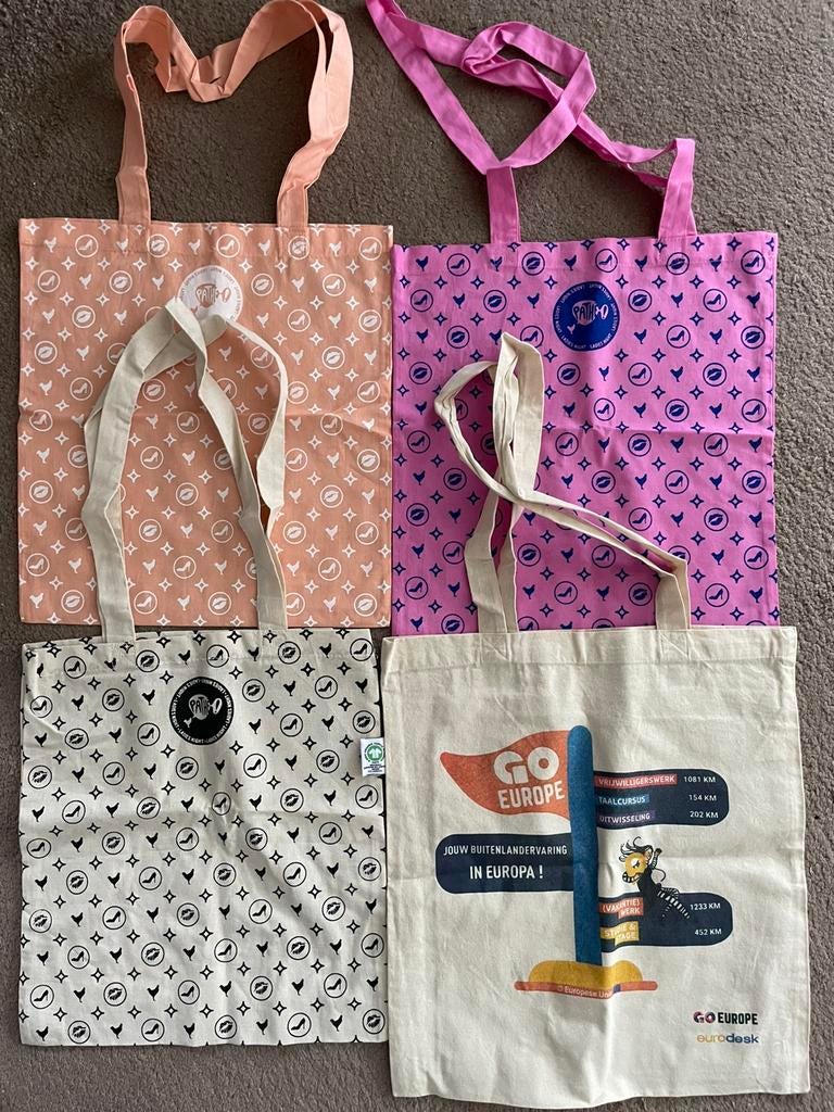 4 stoffen schoudertassen, Ophalen of Verzenden, Nieuw, Overige kleuren, Overige merken