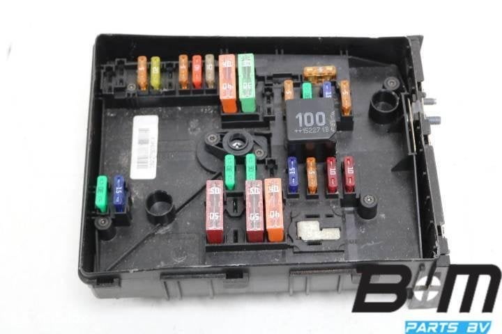Zekeringkast in motorruimte VW Scirocco 1K0937125D, Auto-onderdelen, Elektronica en Kabels, Gebruikt