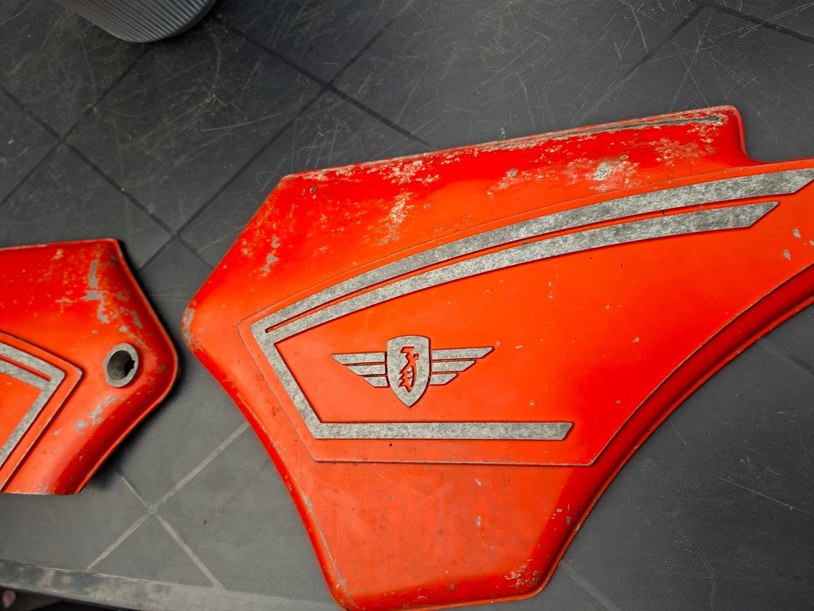 Zundapp 517 logo kappen origineel, Ophalen of Verzenden, Kap