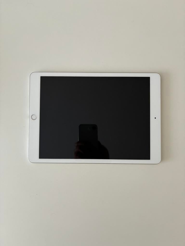 Nieuw uitziende Apple Ipad (7e generatie, gekocht in 2020), Computers en Software, Apple iPads, 10 inch, 32 GB, Apple iPad, Ophalen of Verzenden