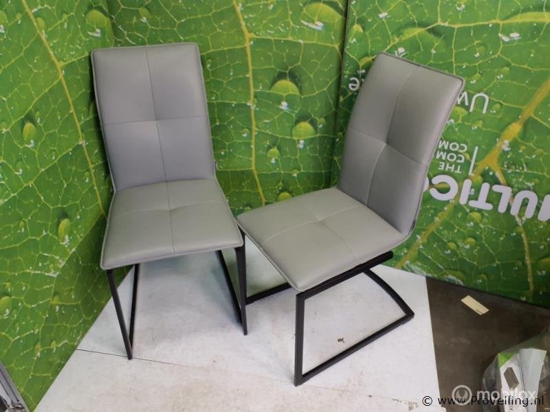 Online Veiling: Xooon stoelen - 2 stuks