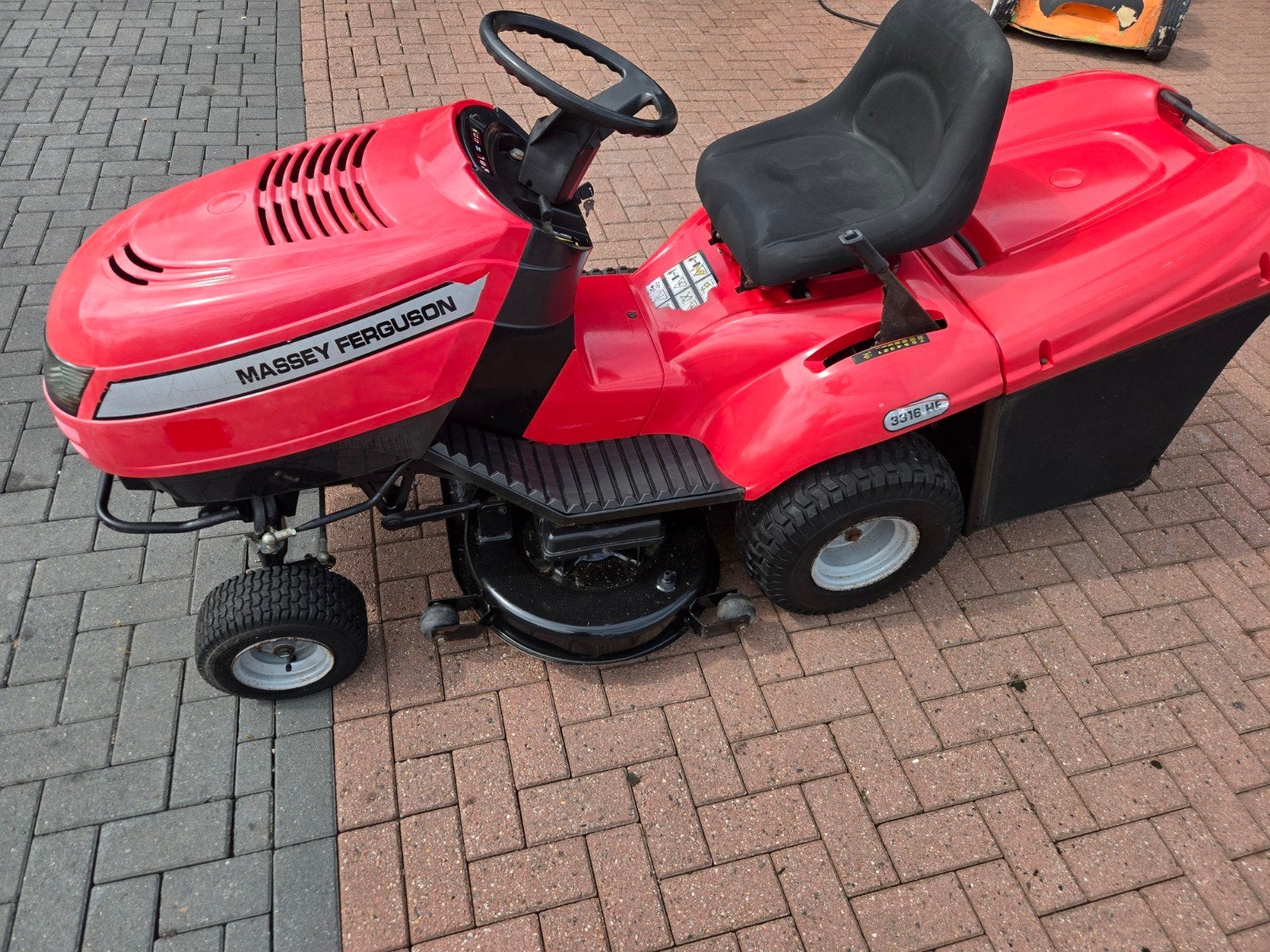 Massey Ferguson
hydro /automaat
17/5 pk b&, Ophalen of Verzenden, Zo goed als nieuw, 50 cm of meer
