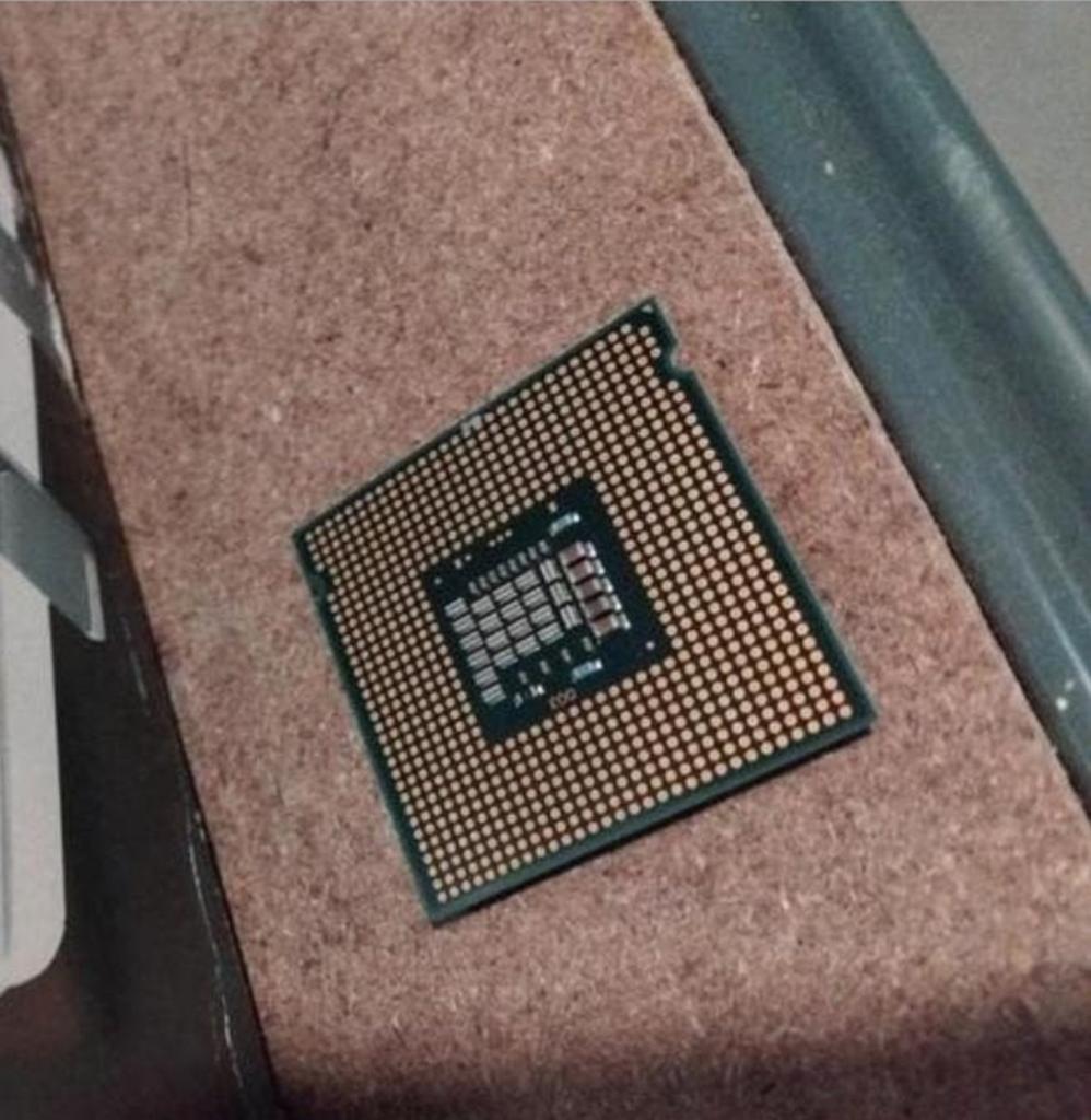 Intel 86 e8400 processor core 2 duo

Prijs 20, Computers en Software, Processors, Ophalen of Verzenden