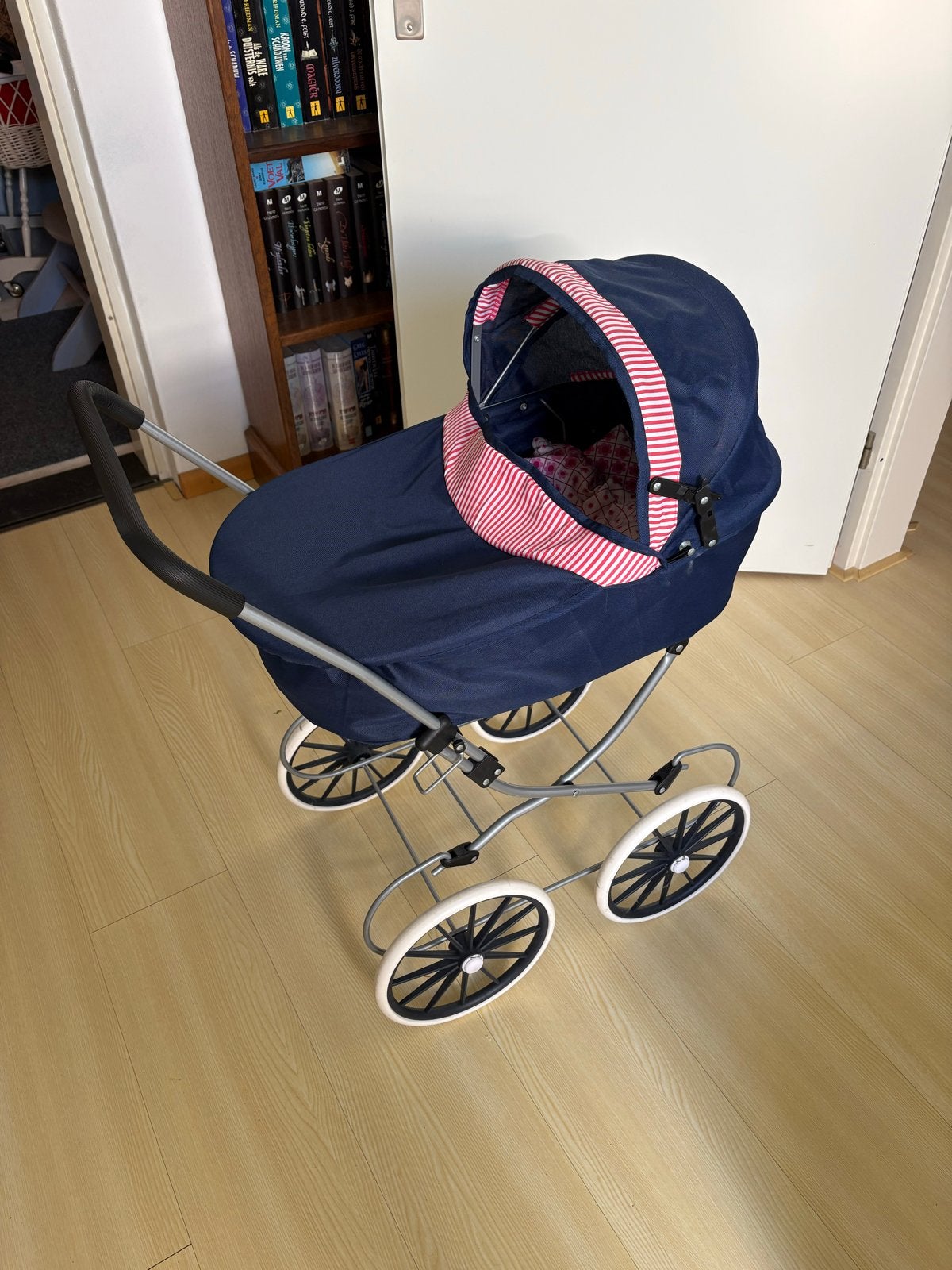 Mooie poppenwagen - (Brio), Ophalen, Gebruikt, Overige typen