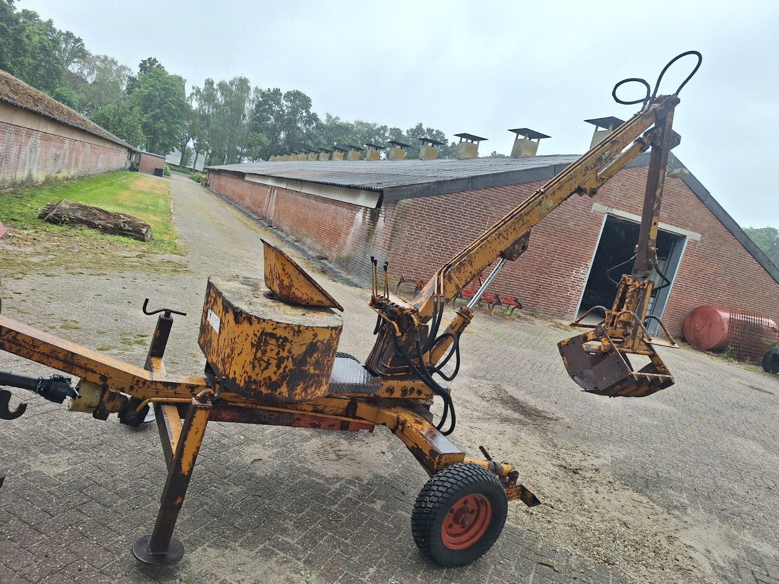 Getrokken Kraan met Grijper, Zakelijke goederen, Agrarisch | Werktuigen, Ophalen of Verzenden, Akkerbouw, Overige typen