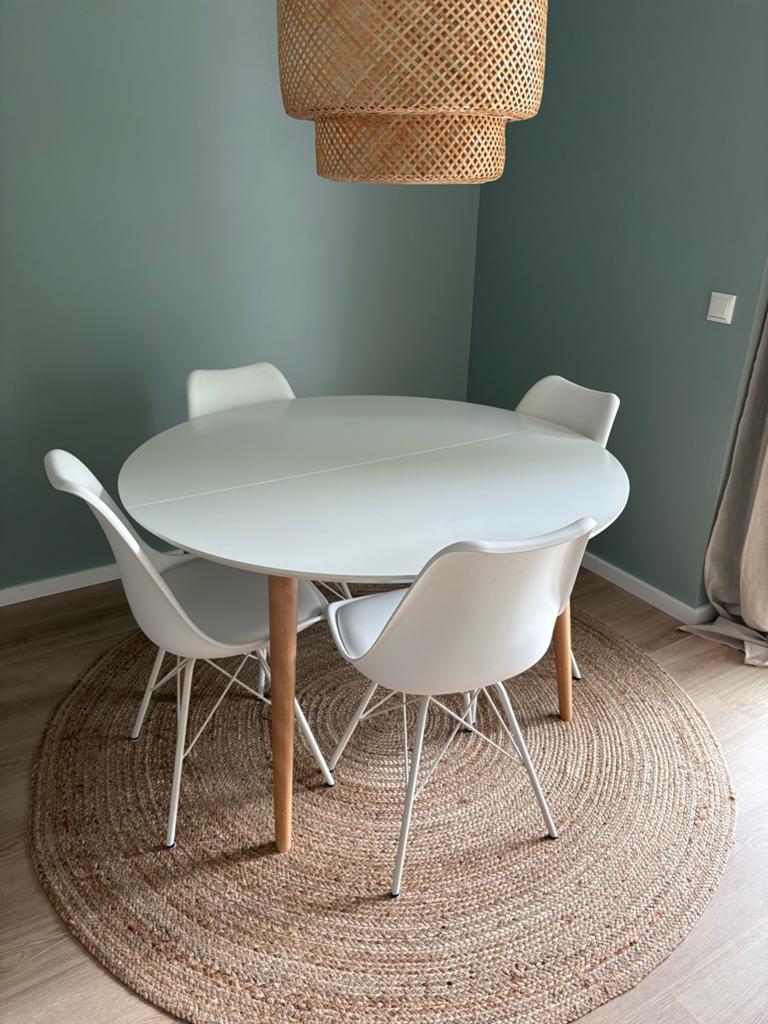 4 Vestbjerg Iris witte eetkamerstoelen met zacht zitgedeelte, Huis en Inrichting, Ophalen, Zo goed als nieuw, 4 tot 6 stoelen