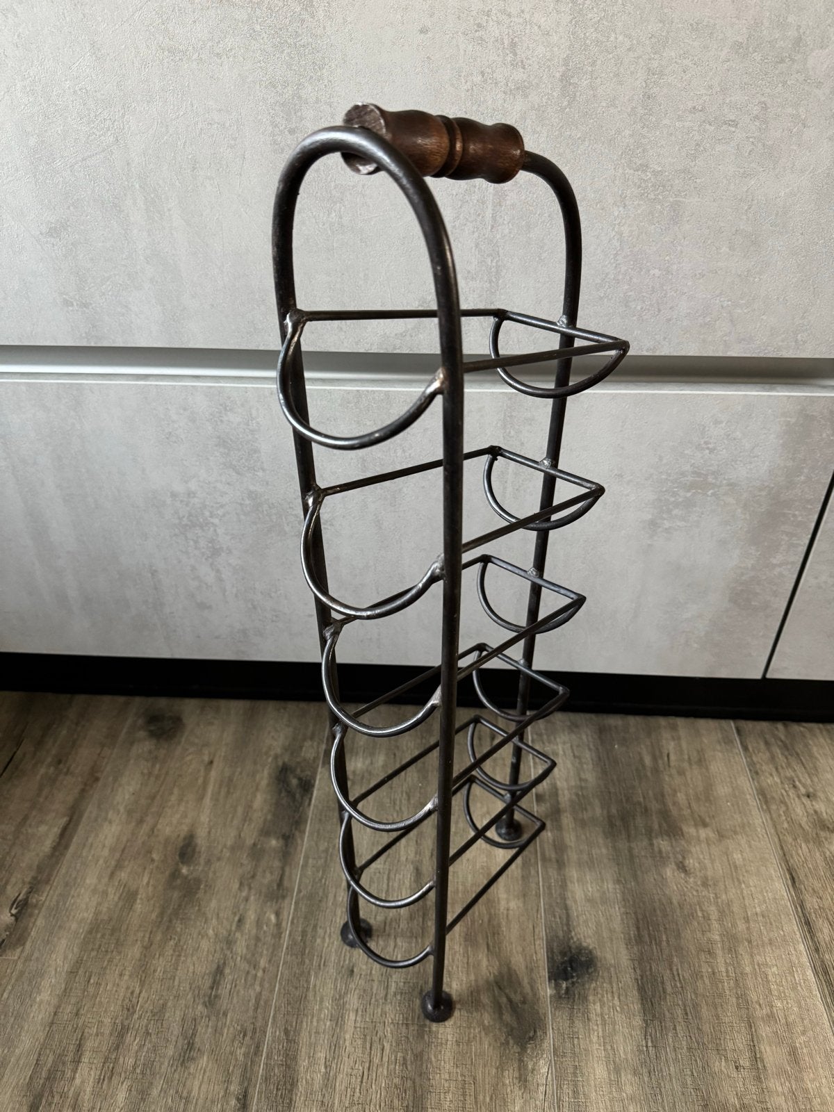 Wijnrek metaal met houten handvat - 6 flessen, Ophalen, 50 – 75, 5 tot 15 flessen, Zo goed als nieuw