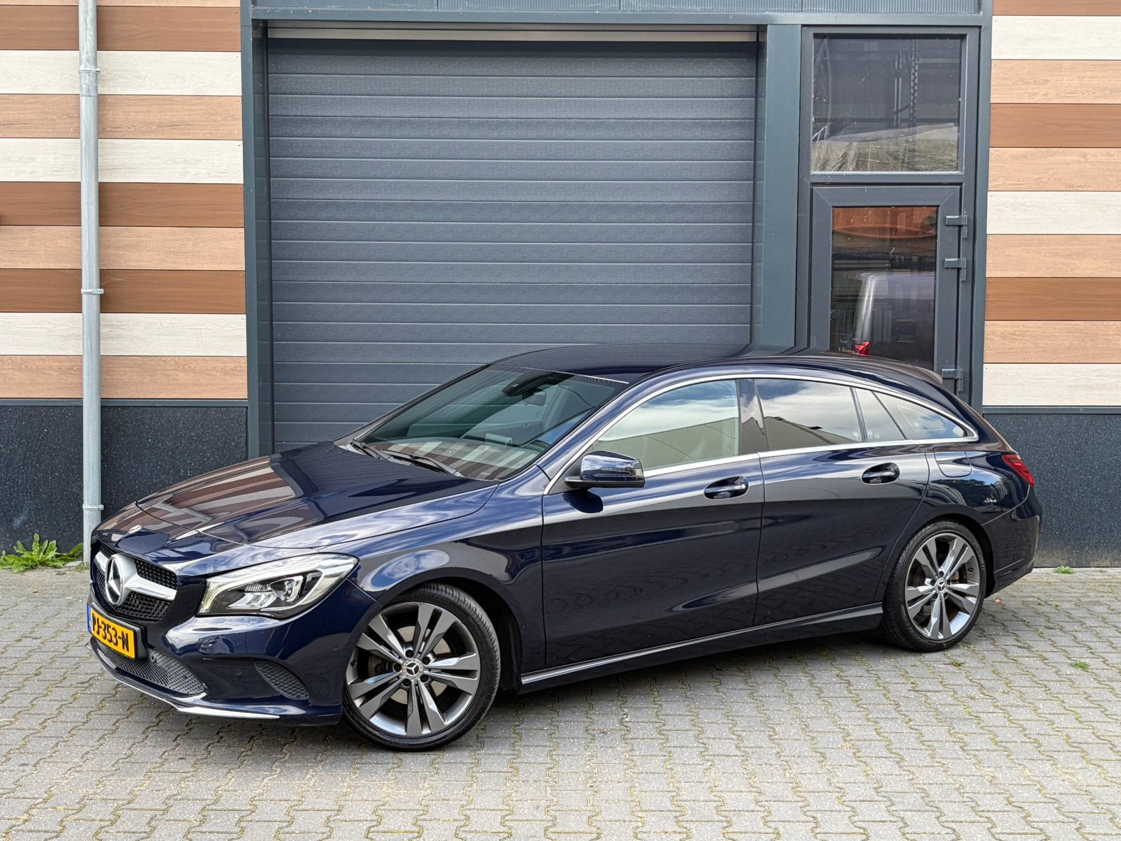 Mercedes-Benz CLA-klasse Shooting Brake - 180D - Nieuwstaat!, Voorwielaandrijving, CLA, 4 cilinders, Blauw