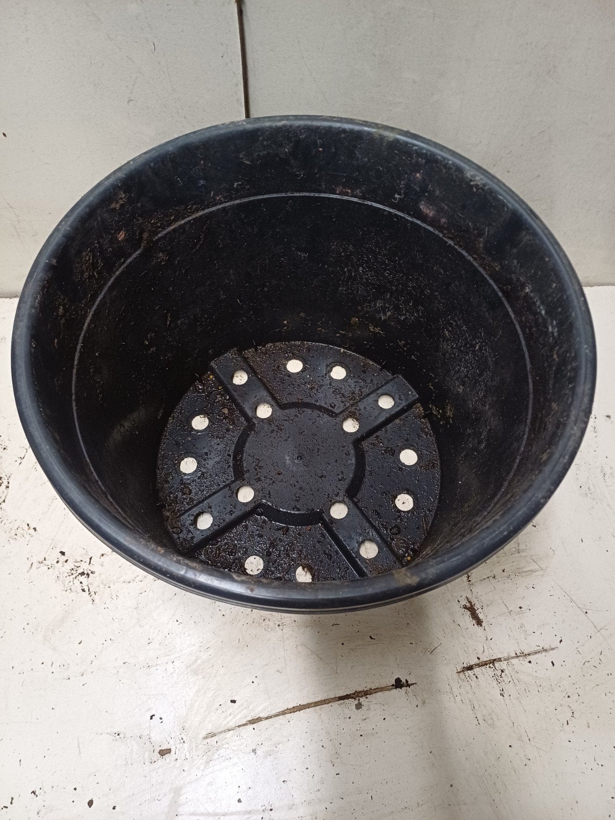 Containers kweekpotten bloempotten plantenpotten 25 liter, Kunststof, Gebruikt, Minder dan 30 cm, Dariusz Smołecki
ul. Obwodowa 15,
23-200 Kraśnik