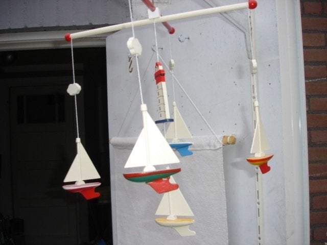 Twee kleurrijke mobiles voor de kinderkamer+ 3 handpoppen, Kinderen en Baby's, Gebruikt, Ophalen of Verzenden, Wanddecoratie, Ophangbaar