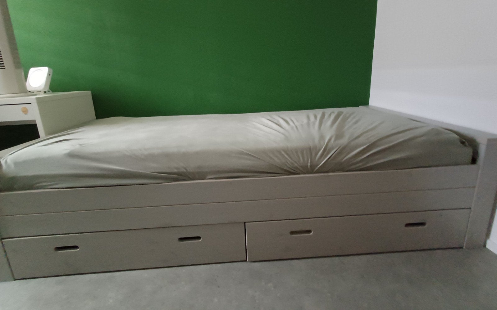 Woood bed met nachtkastje, matras en lattenbodem, Huis en Inrichting, Slaapkamer | Bedden, Ophalen, Gebruikt, 90 cm, Eenpersoons