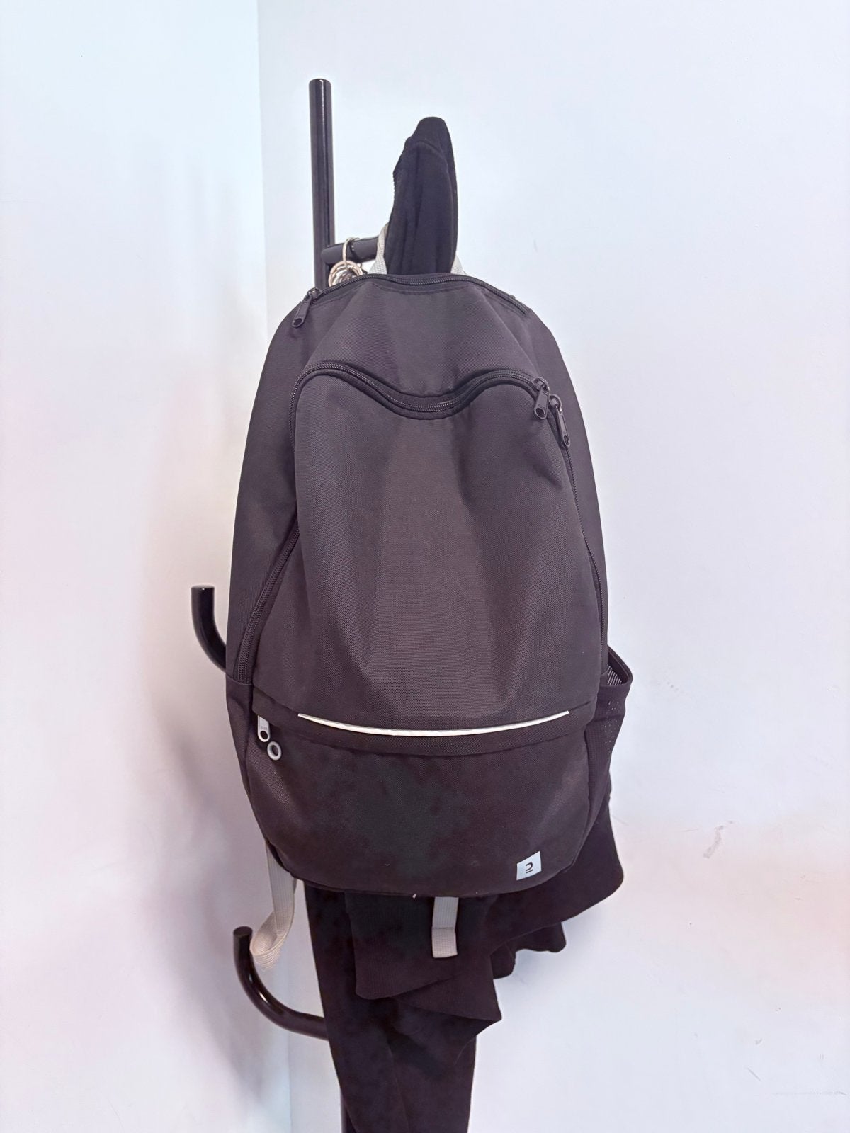 Decathlon Rugzak - Zwart, Ideaal voor Dagelijks Gebruik, Gebruikt, 25 tot 40 cm, Ophalen of Verzenden, Overige merken