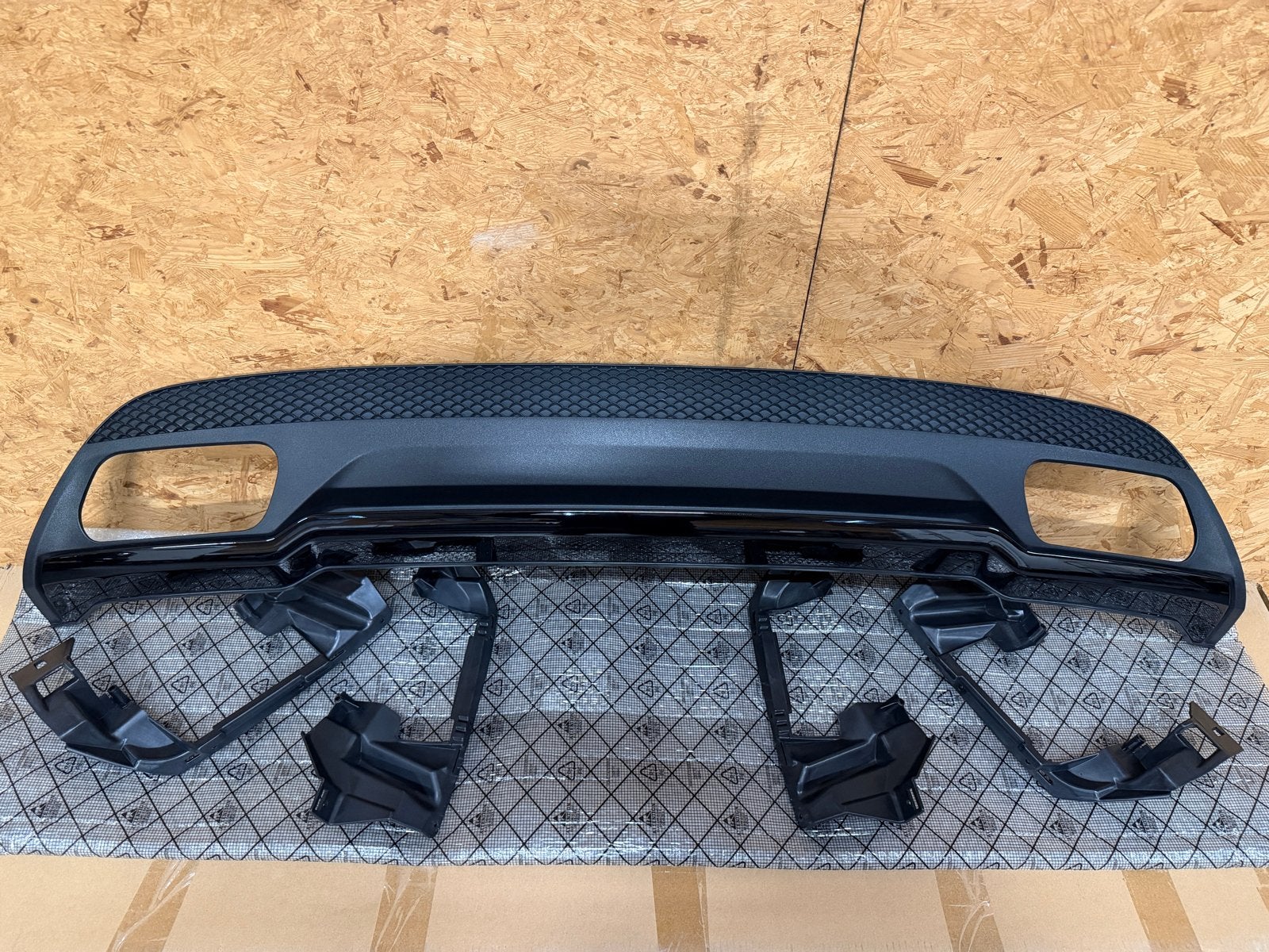 Originele Mercedes W176 AMG diffuser hoogglans zwart, Auto-onderdelen, Carrosserie en Plaatwerk, Ophalen, Gebruikt, Achter, Mercedes-Benz