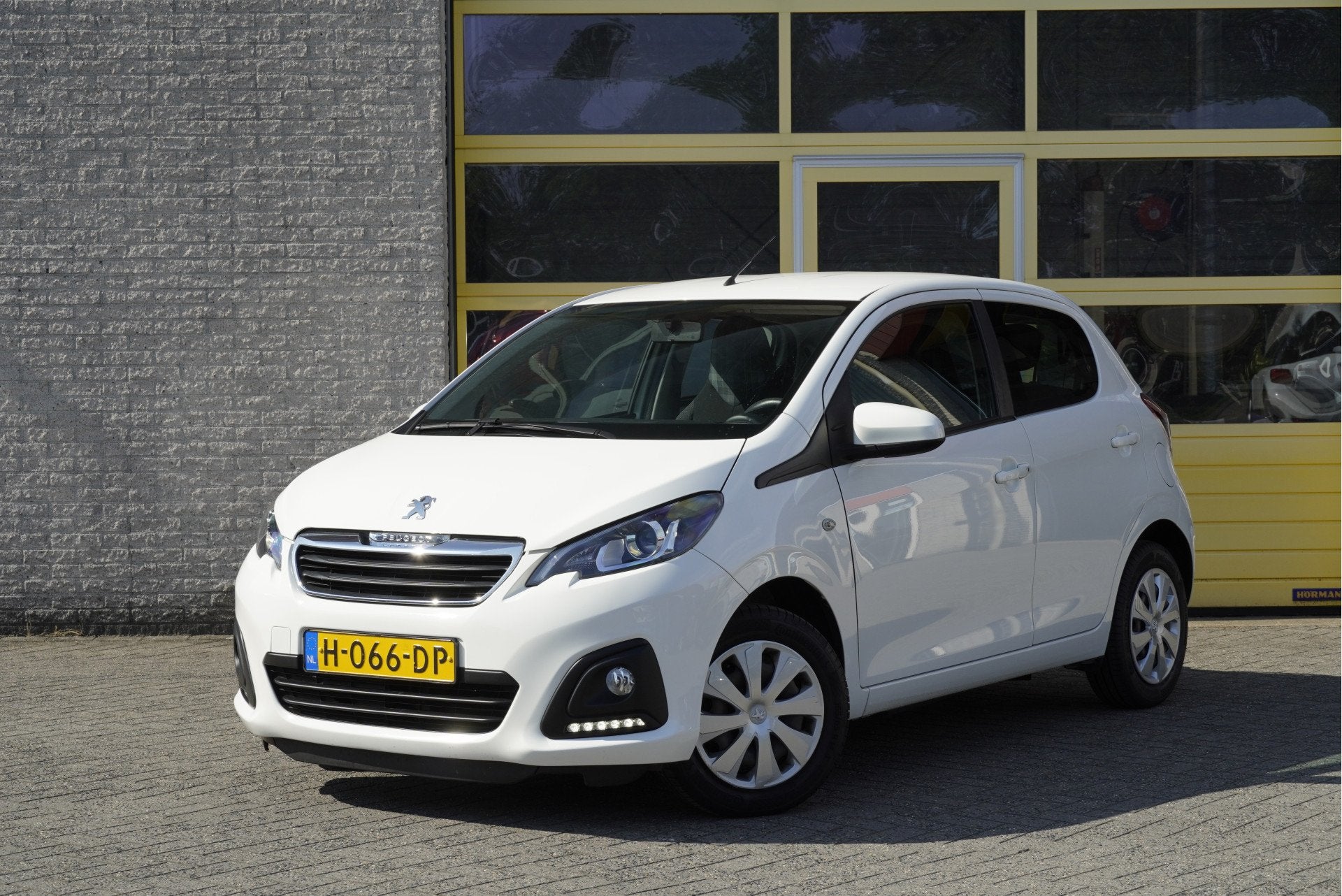 Peugeot 108 1.0 e-VTi 5drs Active BJ2020 Led dagrijverlichti, Auto's, Voorwielaandrijving, Stof, Gebruikt, 4 stoelen