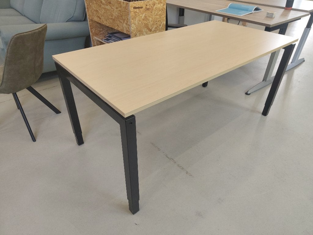 bureau, Ophalen, Gebruikt, Spaanplaat of MDF, 80 cm