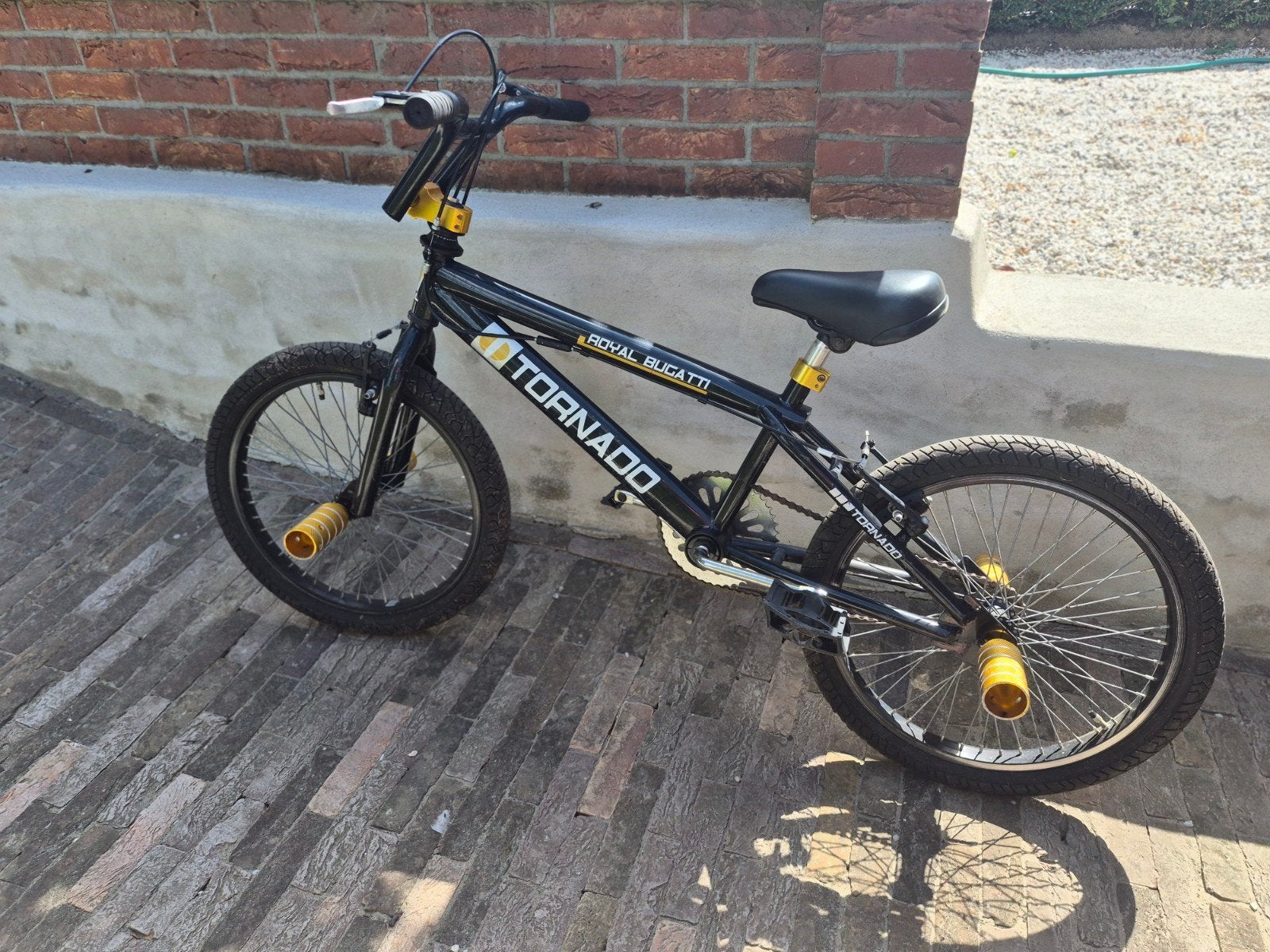 BMX FREESTYLE / CROSSFIETS BUGATTI TORNADO 20 INCH GLANS ZWA, Ophalen, 20 tot 24 inch, Zo goed als nieuw, Royal Bucatti Tornado