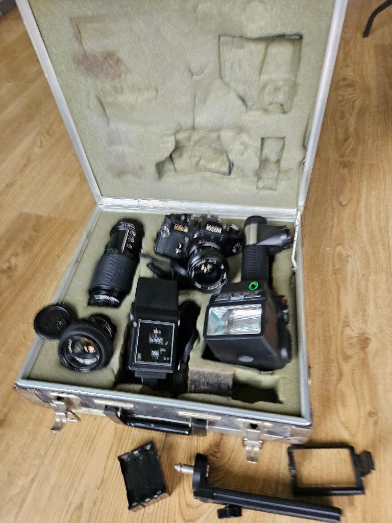 Spiegelreflex-Camera met 3 lenzen, 2 flitsers en koffer, Ophalen, Gebruikt, Spiegelreflex, Overige Merken