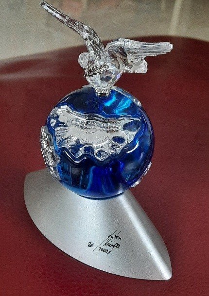 Swarovski Planet Jubileum editie 2000, Verzamelen, Swarovski, Ophalen of Verzenden, Nieuw, Figuurtje