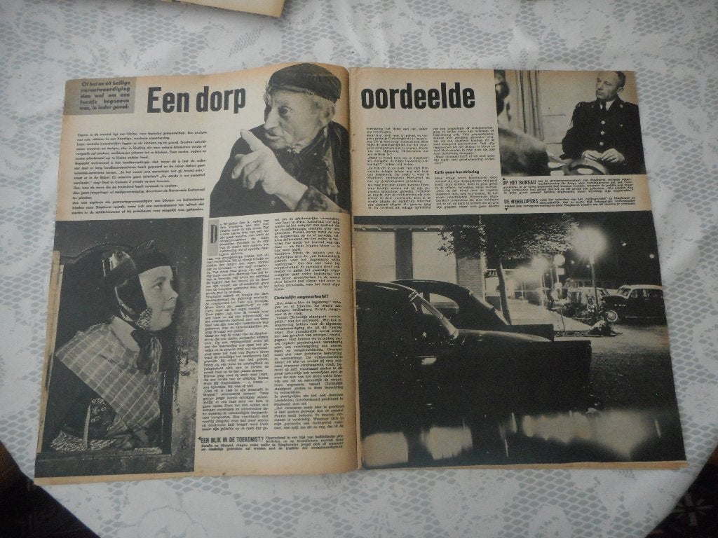 Staphorst. Een dorp oordeelde. 1961., Ophalen of Verzenden, 1960 tot 1980, Nederland, Knipsel(s)