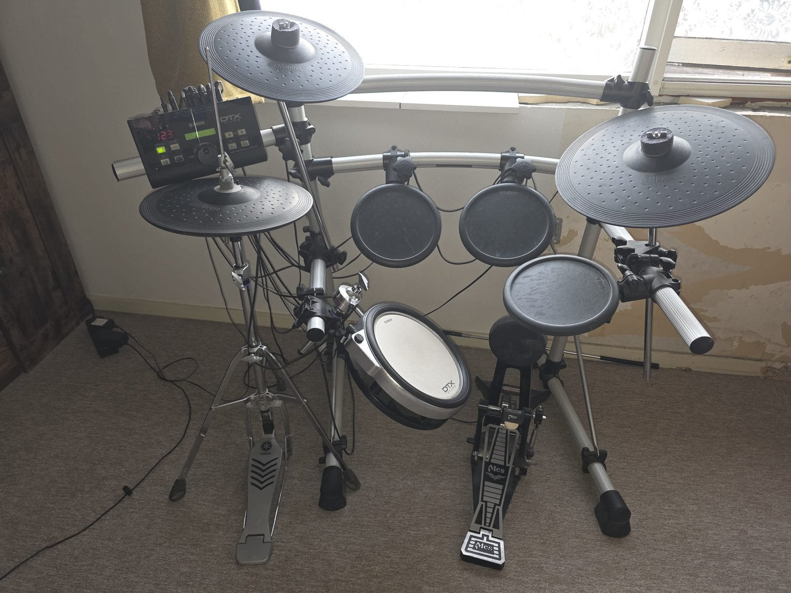 Yamaha DTX500 Elektrisch Drumstel (incl. TCS Snare & Mes Ped, Muziek en Instrumenten, Drumstellen en Slagwerk, Ophalen, Zo goed als nieuw